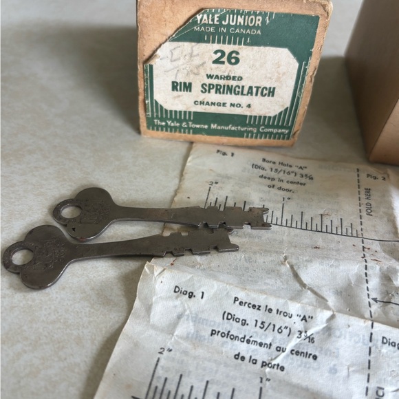 Black and Gold Rim Springlatch - Picture 2 of 11